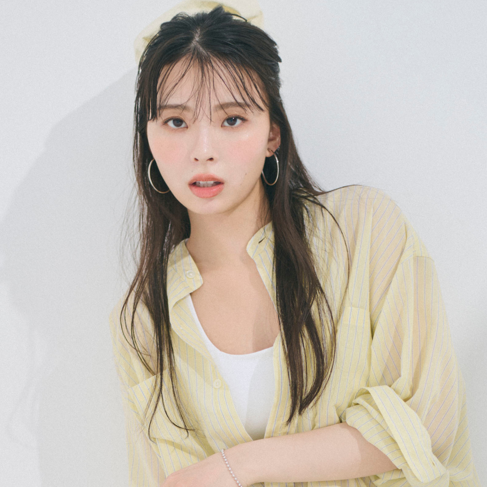 【川口ゆりなの休日コーデ】シアーシャツ＋レギンスで作るリラクシーバランス