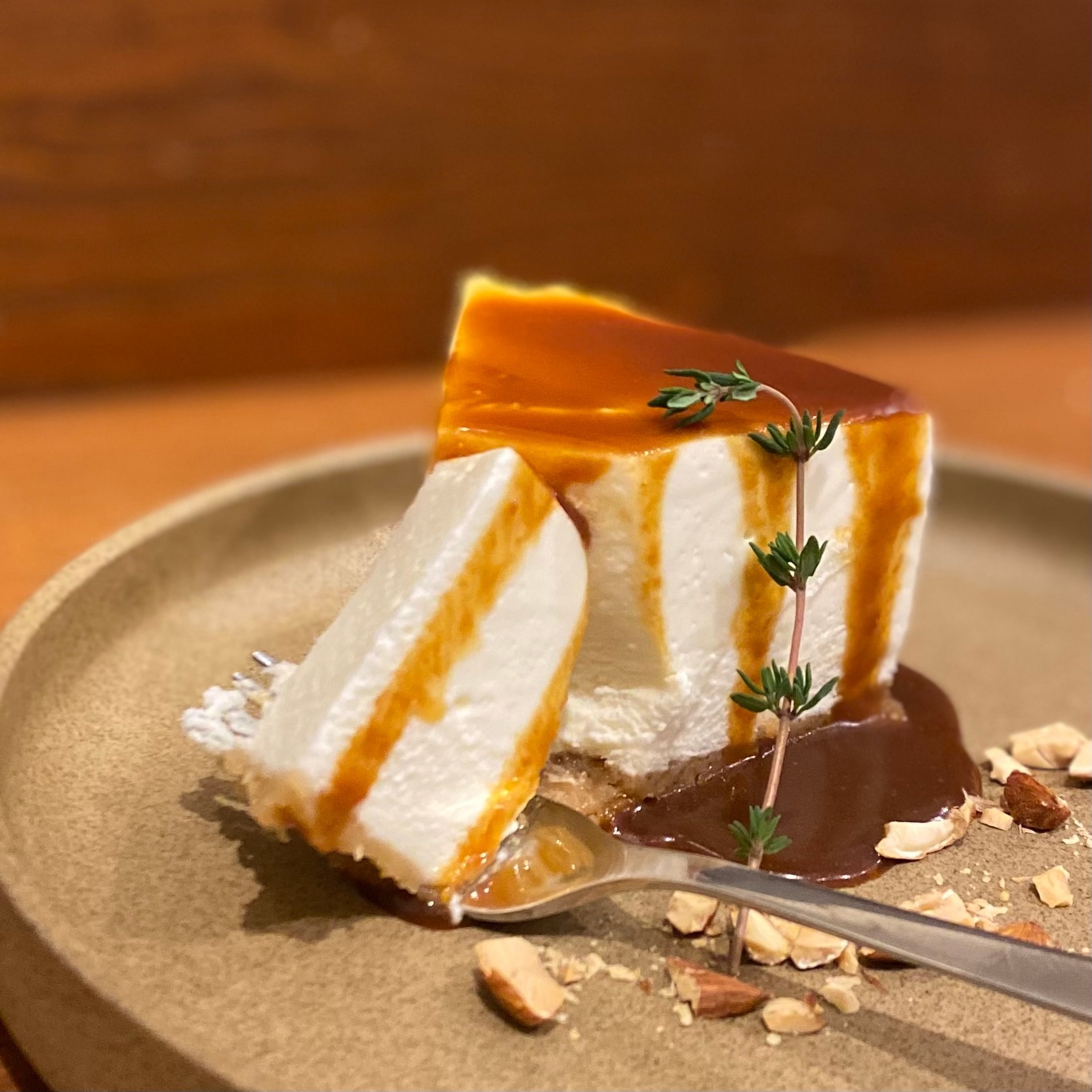 クリックでトリミング sugeo coffee in 余白 レアチーズケーキ