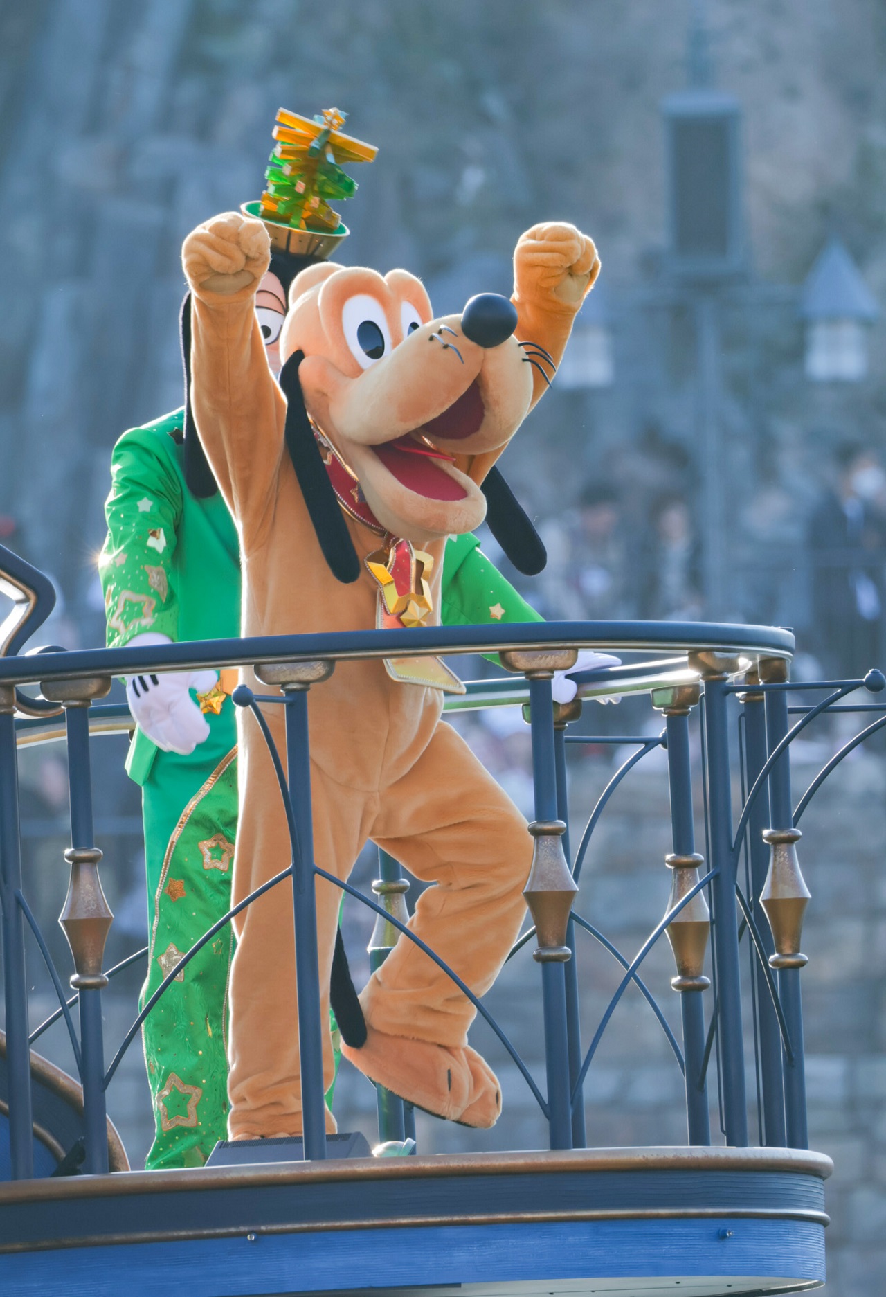 ディズニーシー「レッツ・セレブレイト・ウィズ・カラー」、プルート