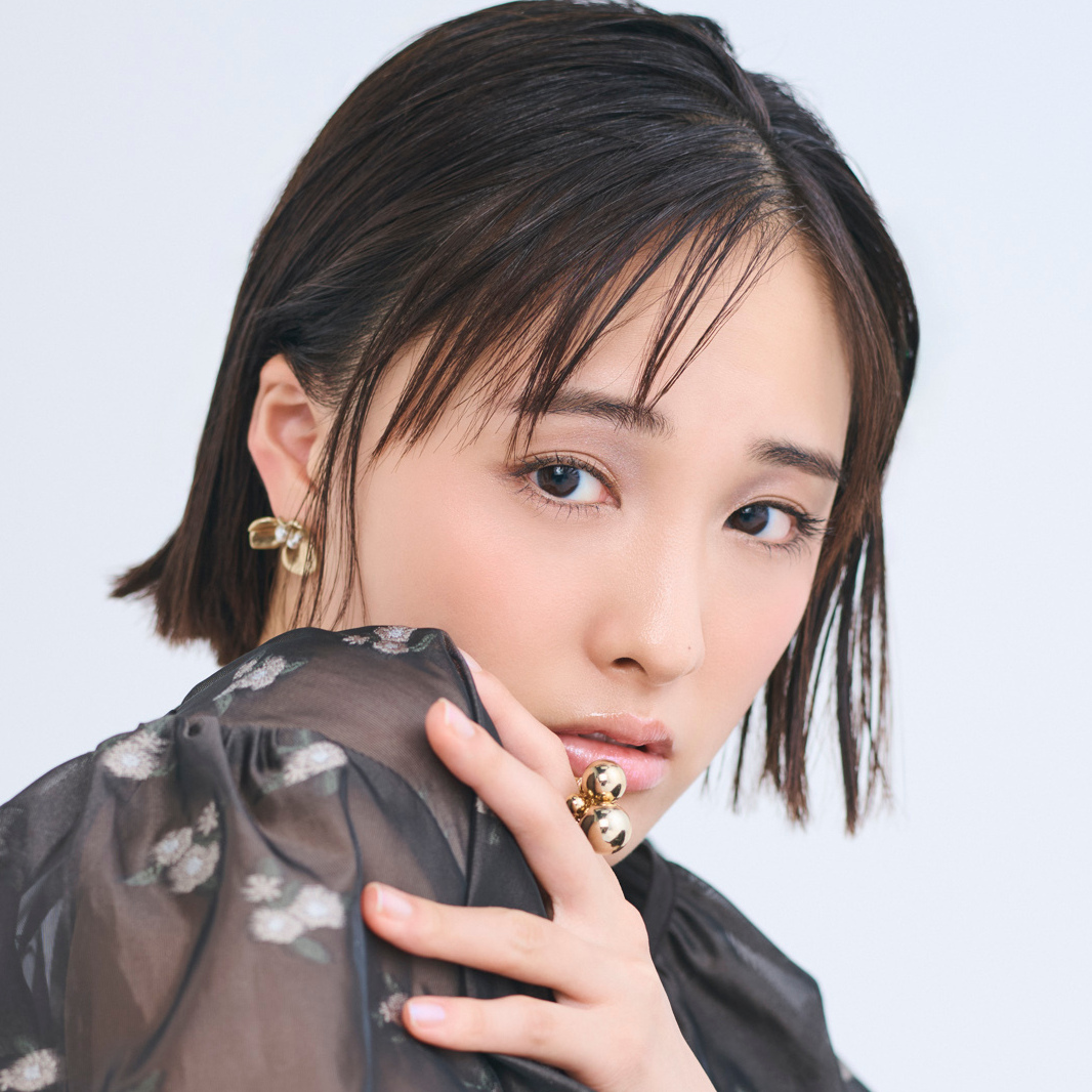 【大友花恋がときめく「かれんコスメ」通信】Vol.6 ルナソルの限定アイシャドウで神秘的なモーヴアイ