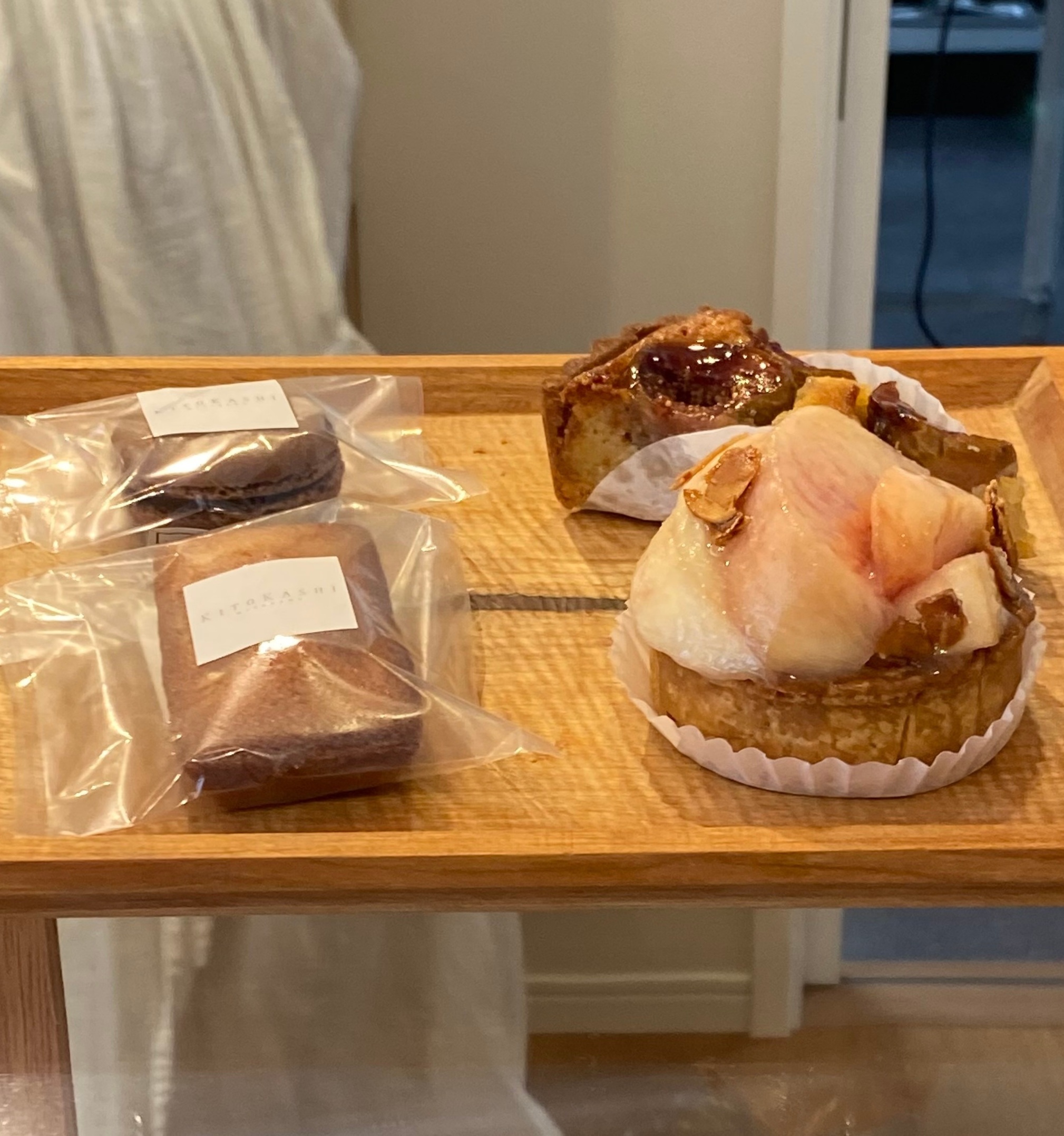 クリックでトリミング KITOKASHI (キトカシ) いちじくのタルト 桃のタルト フィナンシェ マカロン