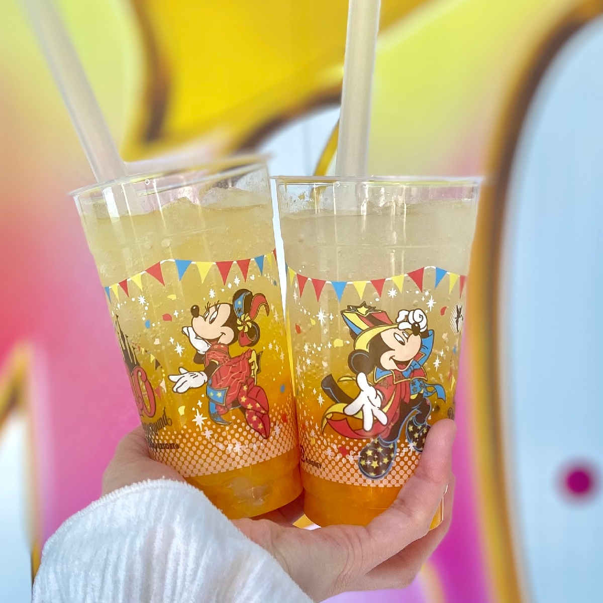 【ディズニー 40周年グルメ】遊び疲れた体にしみる爽やか味！ 「スパークリングドリンク（マンゴー＆パッションフルーツ）」