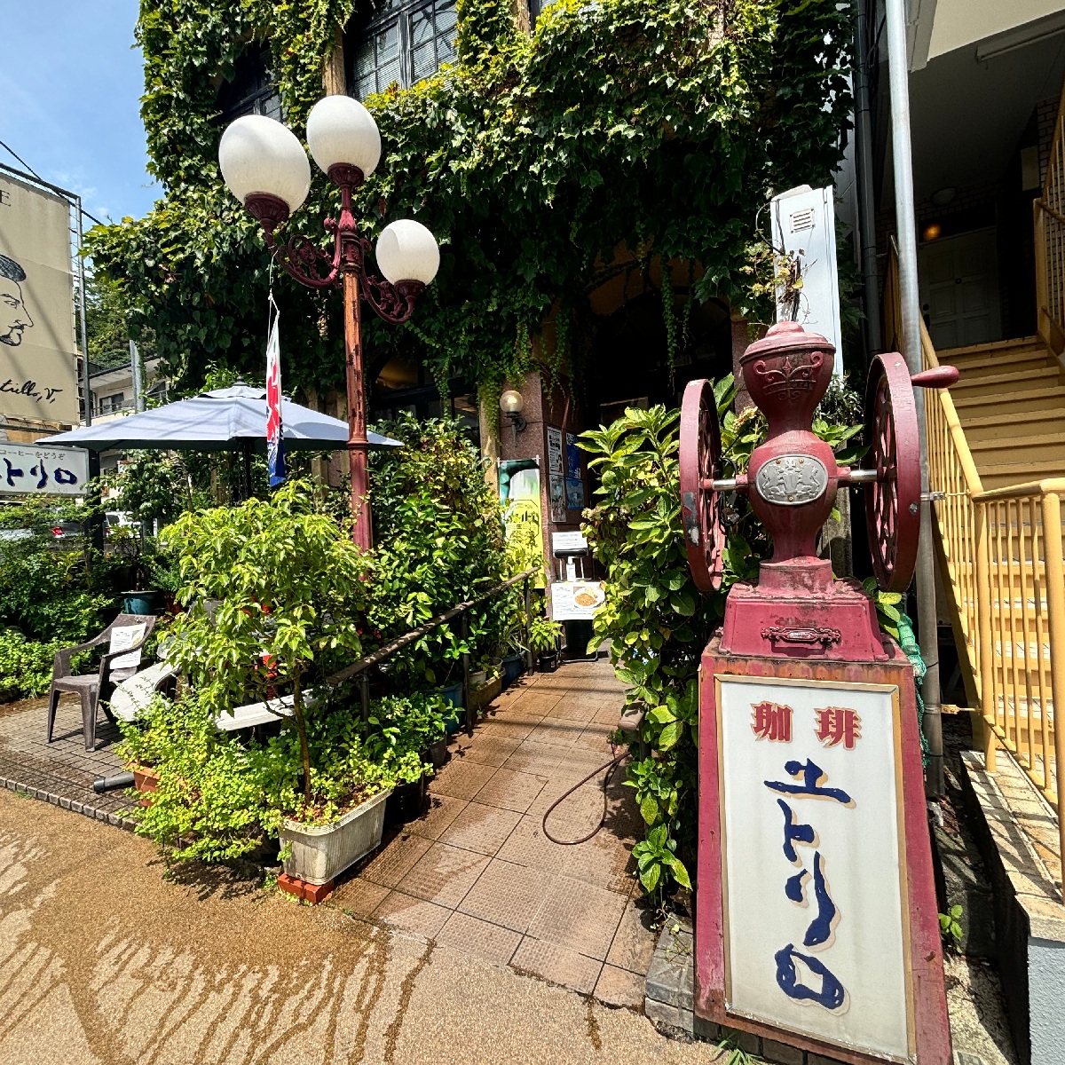 【箱根湯本・神奈川】レトロ感がたまらない！画廊喫茶ユトリロに潜入。名物特製カレーライスは絶対食べて！