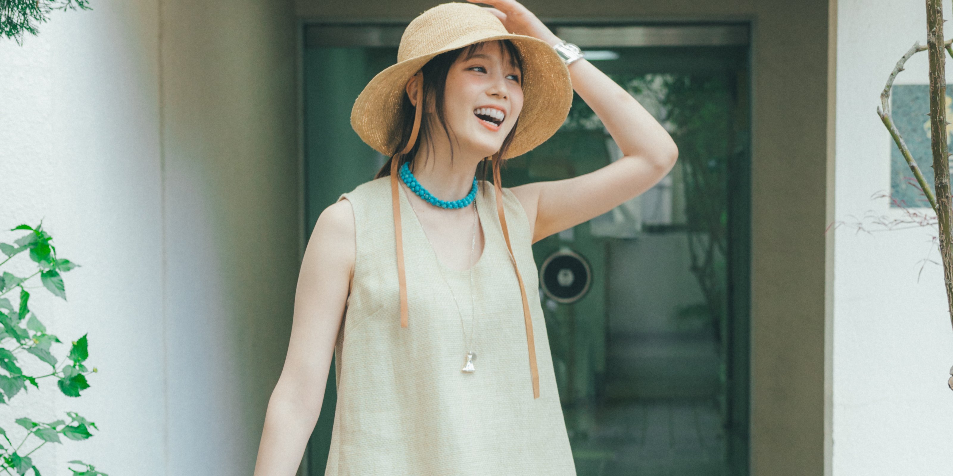 【今日のコーデ】海辺へのドライブデートはリネンセットアップでリラクシーに＜本田 翼＞