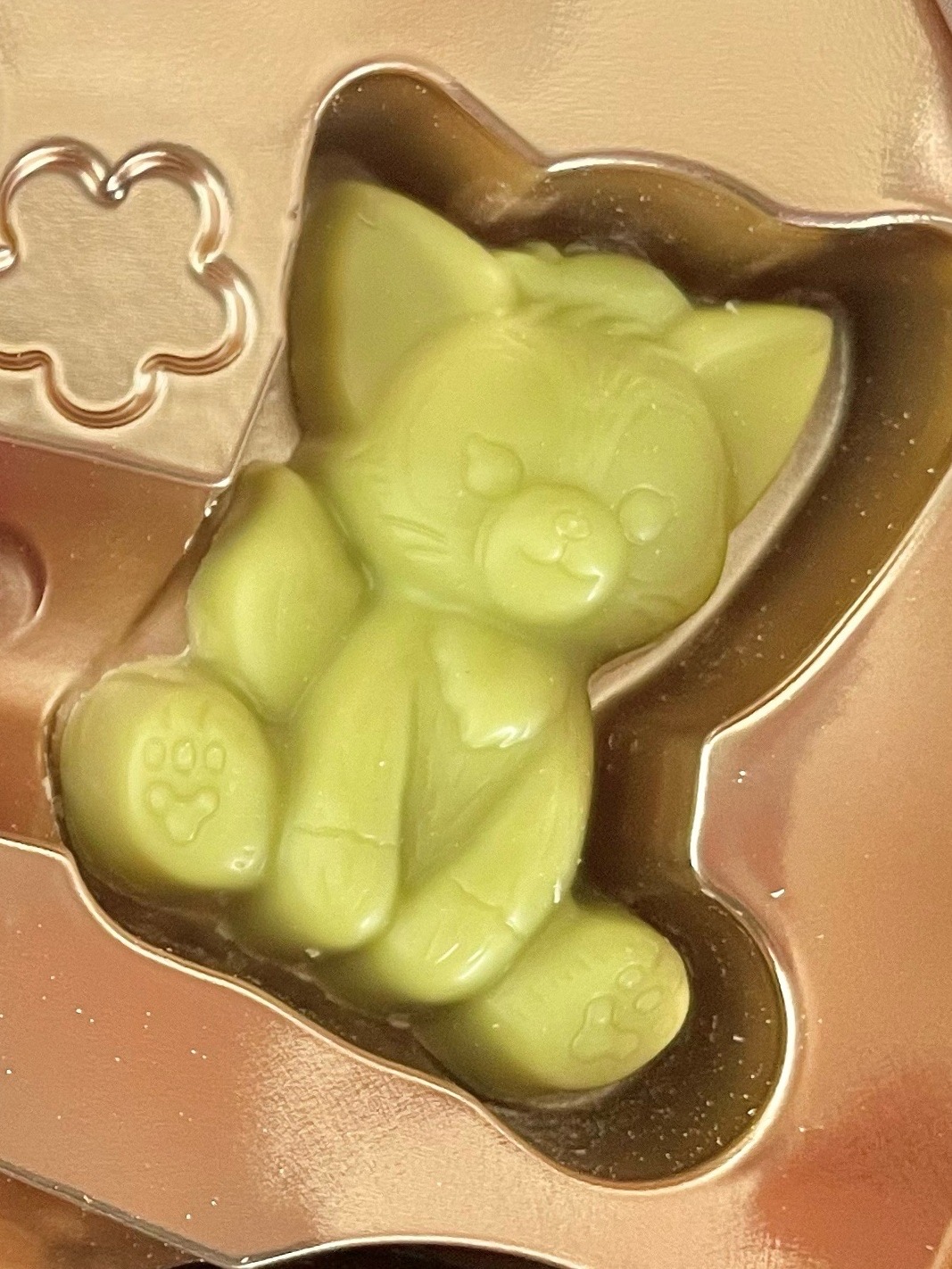 春のディズニーシー、可愛すぎる《ダッフィーフレンズ》のチョコレート缶
