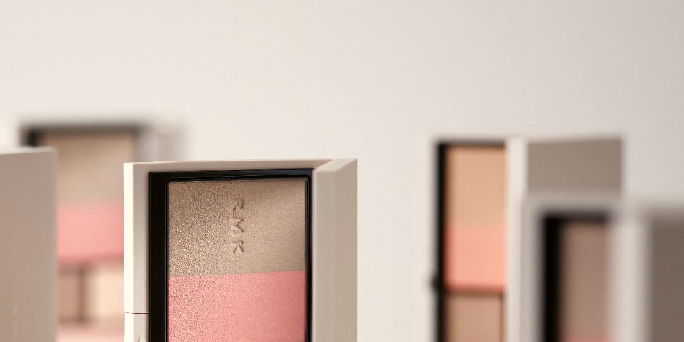 『RMK』の新作フェイスパレットを美のプロたちが大絶賛【美味しいところだけ毎日コスメ】